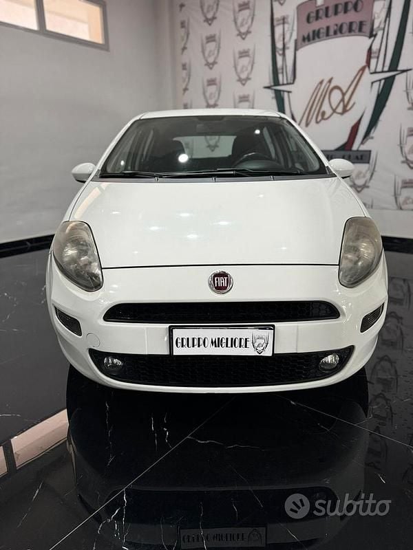 Usata Fiat Punto Lounge 85 CV (62 kW) 2014 Bianco Utilitaria