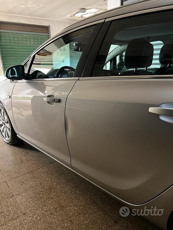 Usata Opel Astra 125 CV (91 kW) 2012 Station wagon