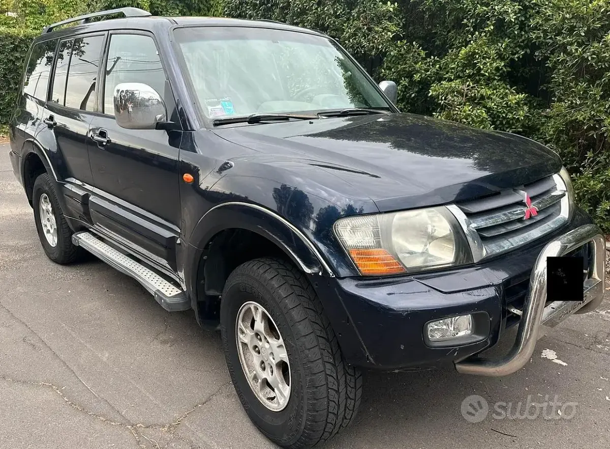 Usata Mitsubishi Pajero 165 CV (121 kW) 2001 Bluazzurro SUV