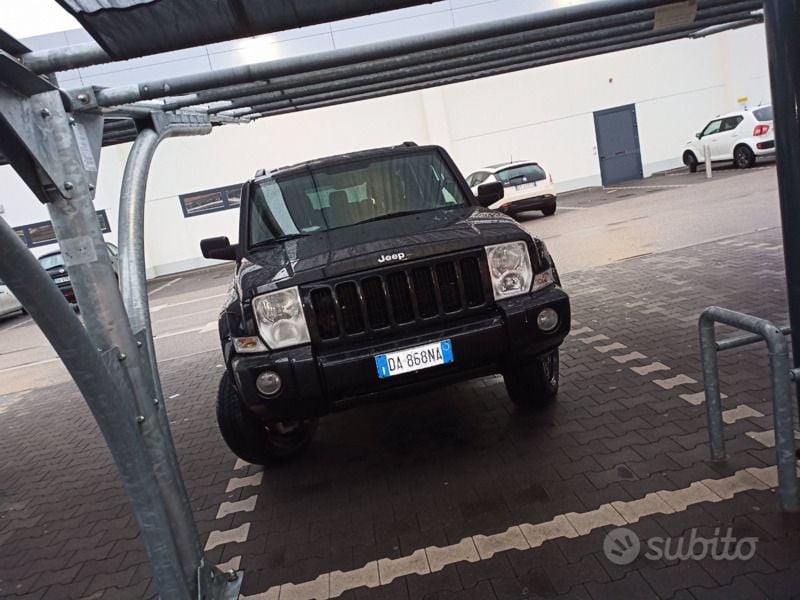 Usado Jeep Commander 218 CV (160 kW) 2005 Negro SUV