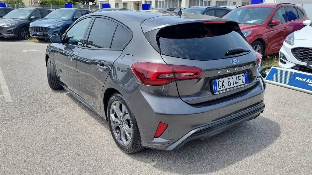 Usata Ford Focus ST-Line 125 CV (91 kW) 2022 Magnetic Berlina