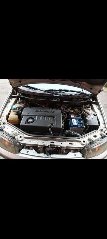 Usata Fiat Punto 86 CV (63 kW) 2002 Argento Utilitaria