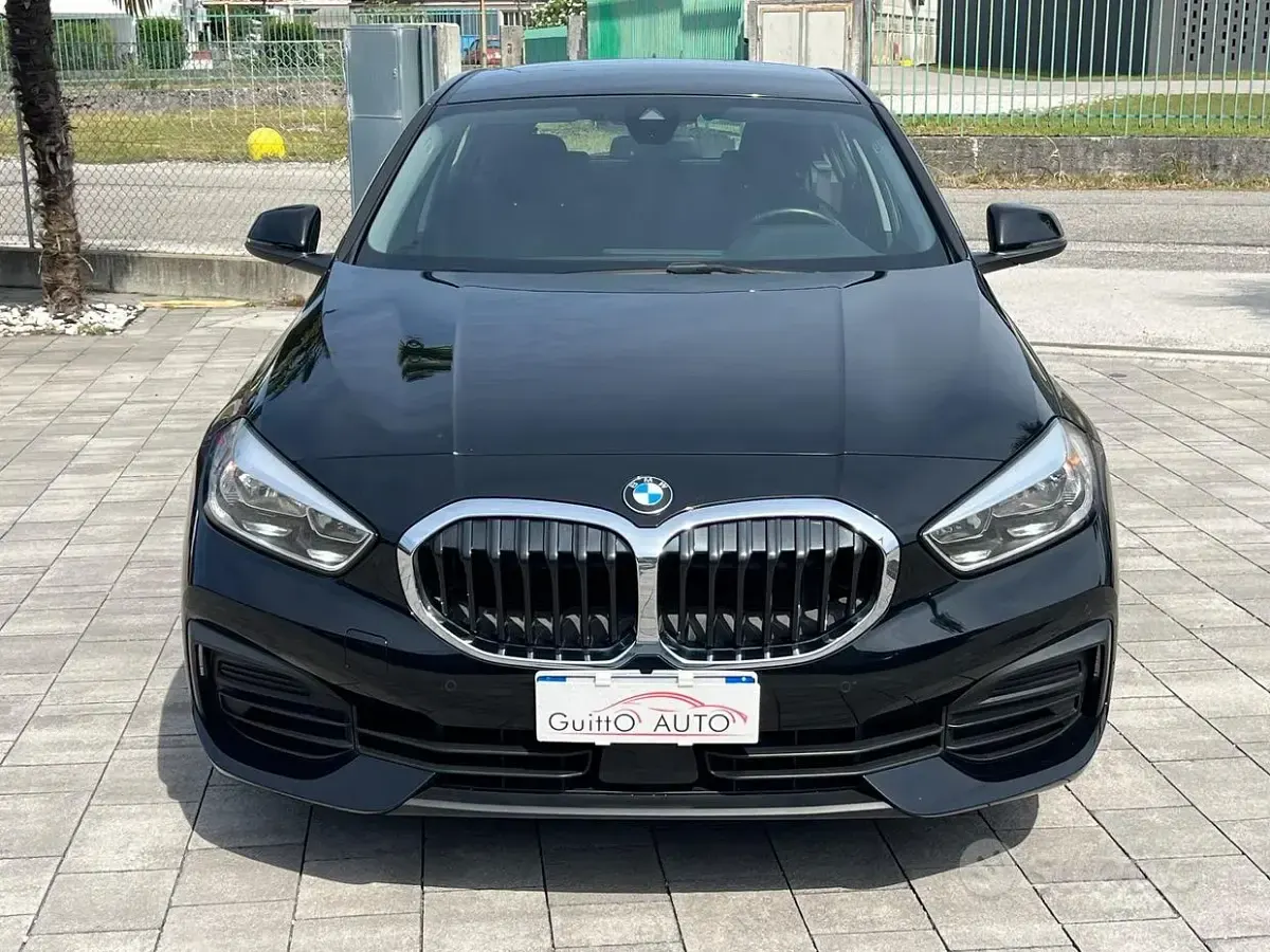 Usata BMW 118 Advantage 150 CV (110 kW) 2021 Nero Utilitaria