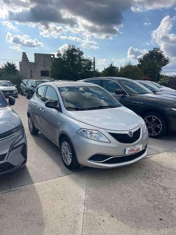 Usata Lancia Ypsilon Platinum 69 CV (50 kW) 2017 Other Utilitaria