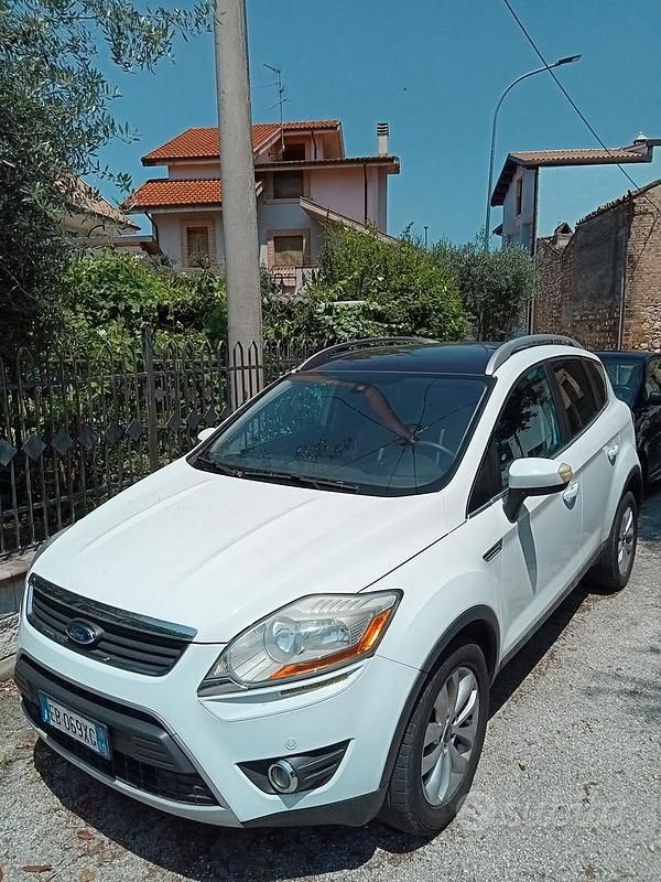 Usata Ford Kuga 140 CV (102 kW) 2011 Bianco SUV