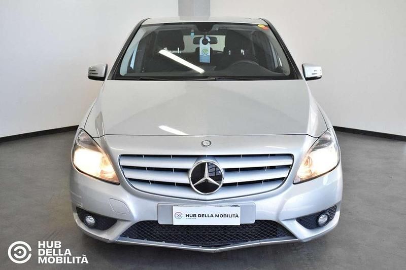 Argento Usata 2014 Mercedes B180 Executive Monovolume | 3200 € (Ottimo prezzo) - Immagine 1/4