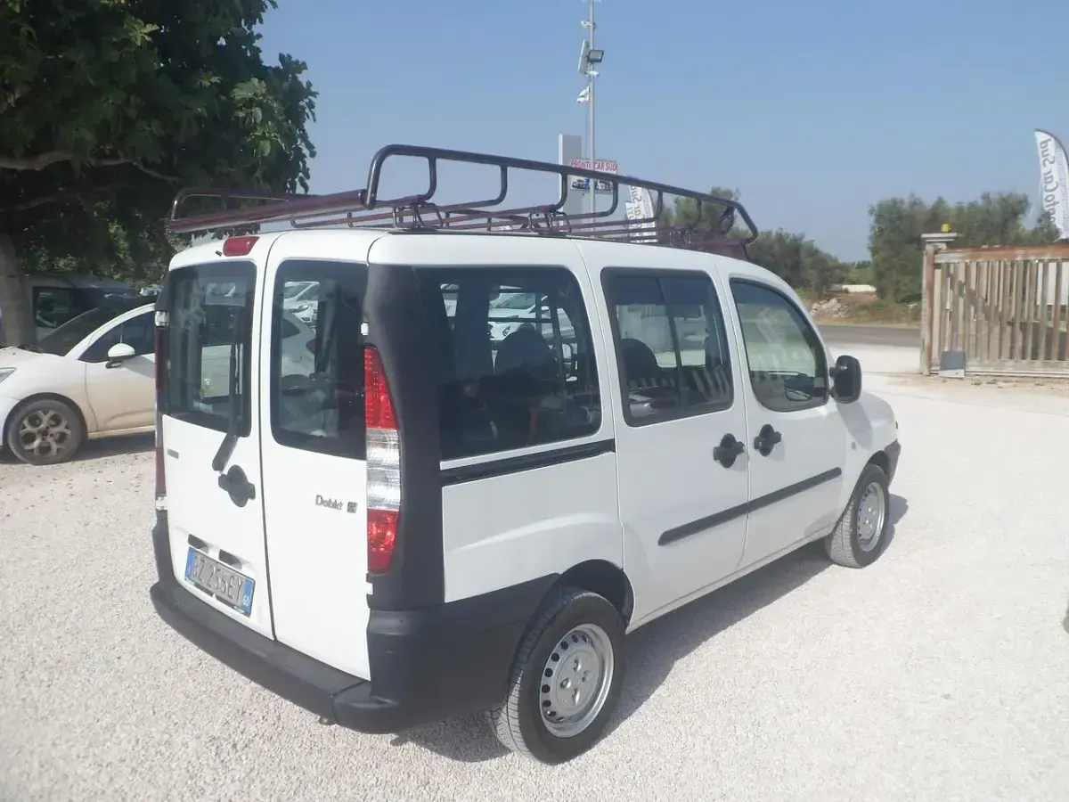 Usata Fiat Doblò 101 CV (74 kW) 2004 Bianco Monovolume