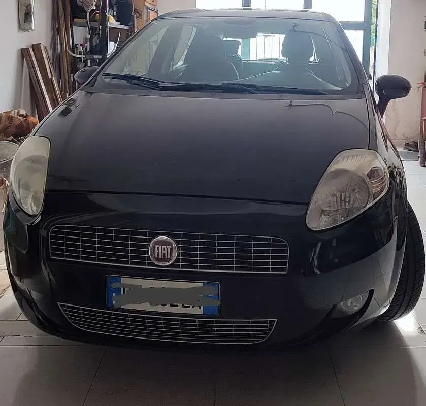 Usata Fiat Grande Punto Dynamic 77 CV (56 kW) 2009 Nero Utilitaria