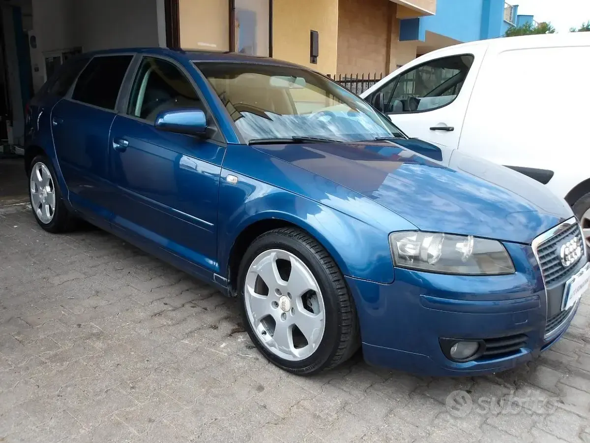 Usata Audi A3 Ambiente 140 CV (102 kW) 2005 Bluazzurro Utilitaria