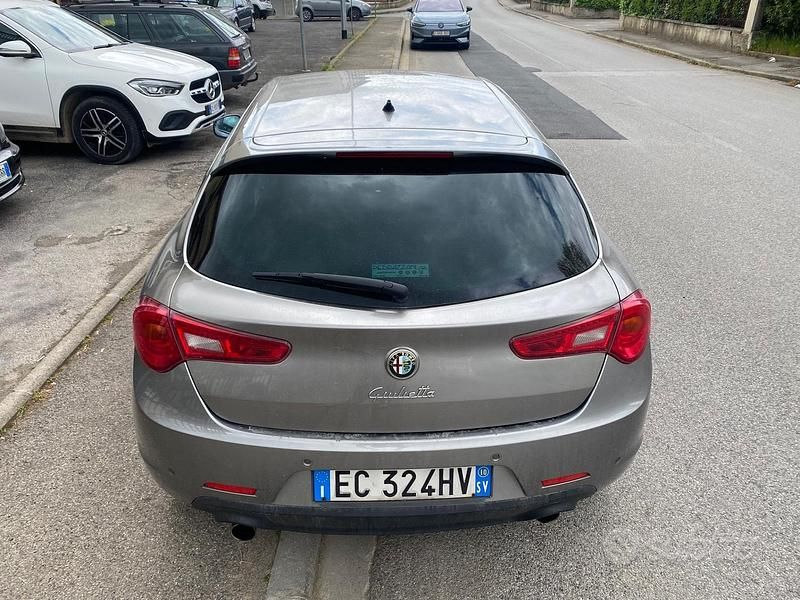 Usata Alfa Romeo Giulietta Progression 170 CV (125 kW) 2010 Grigio Utilitaria