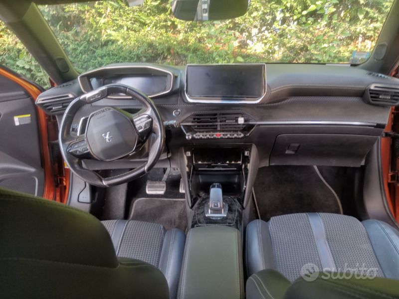 Usata Peugeot 2008 GT-line 131 CV (96 kW) 2020 Giallo SUV