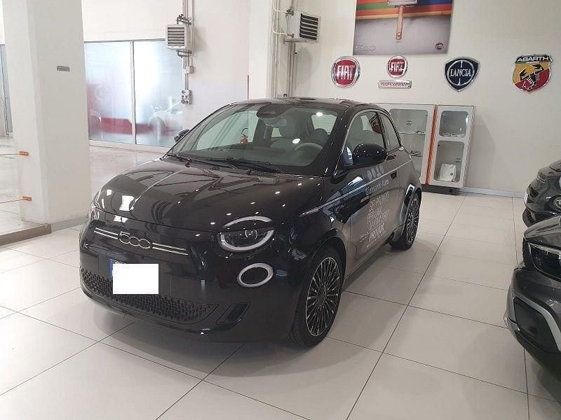 Nero Usata 2022 Fiat 500e La Prima Cabrio | 20.000 € (Cara) - Immagine 1/4