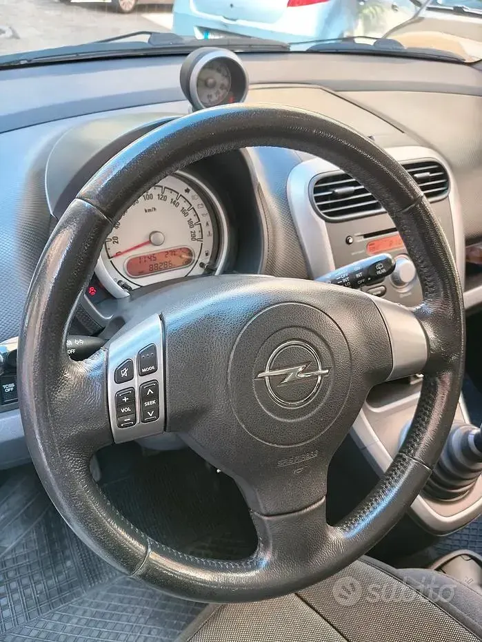 Usata Opel Agila 86 CV (63 kW) 2008 Grigio Utilitaria
