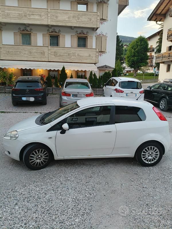Usata Fiat Punto 70 CV (51 kW) 2009 Bianco Utilitaria