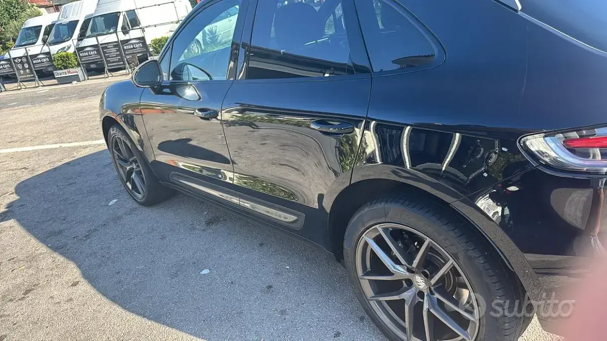 Usata Porsche Macan T 265 CV (194 kW) 2023 Nero SUV