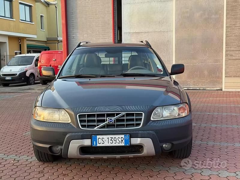 Usata Volvo V70 Momentum 163 CV (119 kW) 2005 Grigio Station wagon