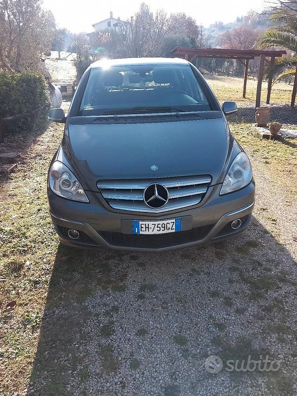 Occasion Mercedes B180 Executive 109 PK (80 kW) 2011 Grijs MPV