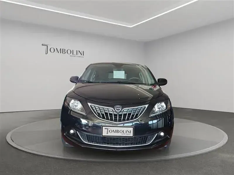 Usata Lancia Ypsilon Gold 69 CV (50 kW) 2022 Nero Utilitaria