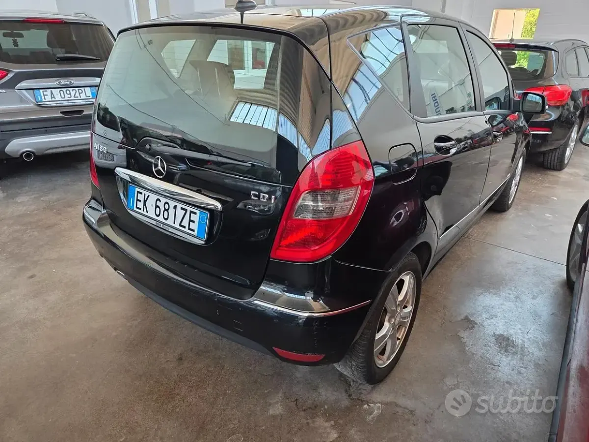 Usata Mercedes A180 Premium 109 CV (80 kW) 2011 Nero Berlina