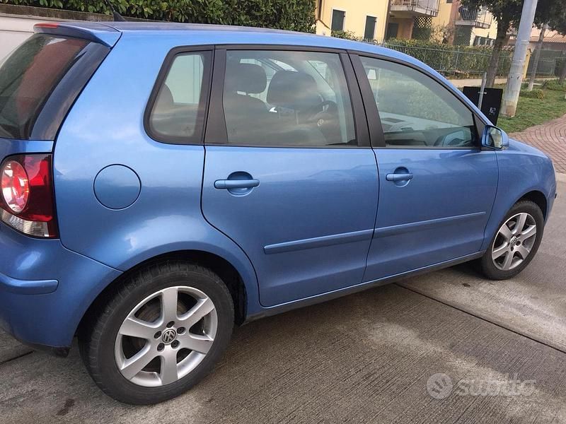 Usata VW Polo Comfortline 80 CV (58 kW) 2006 Blu Utilitaria