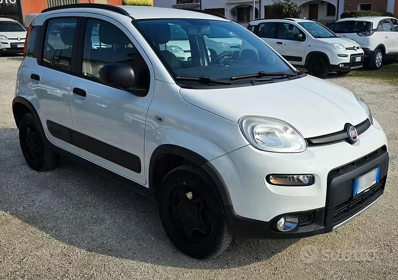 Usata Fiat Panda 4x4 86 CV (63 kW) 2017 Bianco Utilitaria