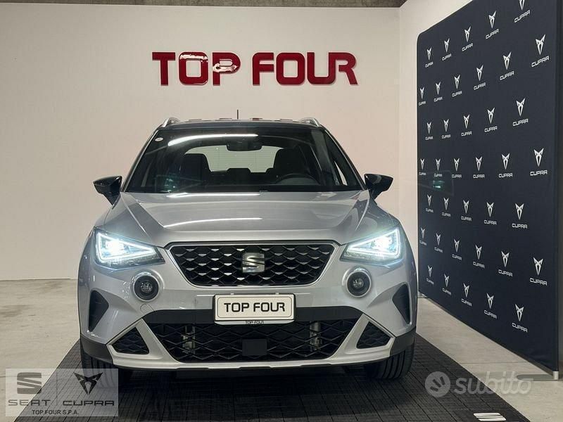 Usata Seat Arona Xperience 116 CV (85 kW) 2024 Argento SUV
