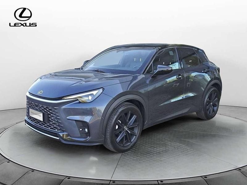 Grigio Usata 2024 Lexus LBX SUV | 35.500 € (Buon prezzo) - Immagine 1/4