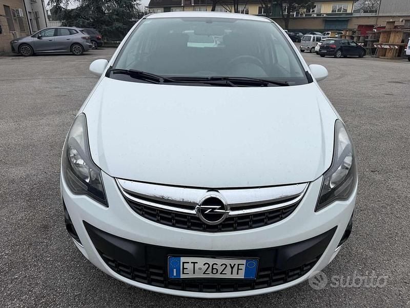 Usata Opel Corsa 85 CV (62 kW) 2013 Bianco Utilitaria