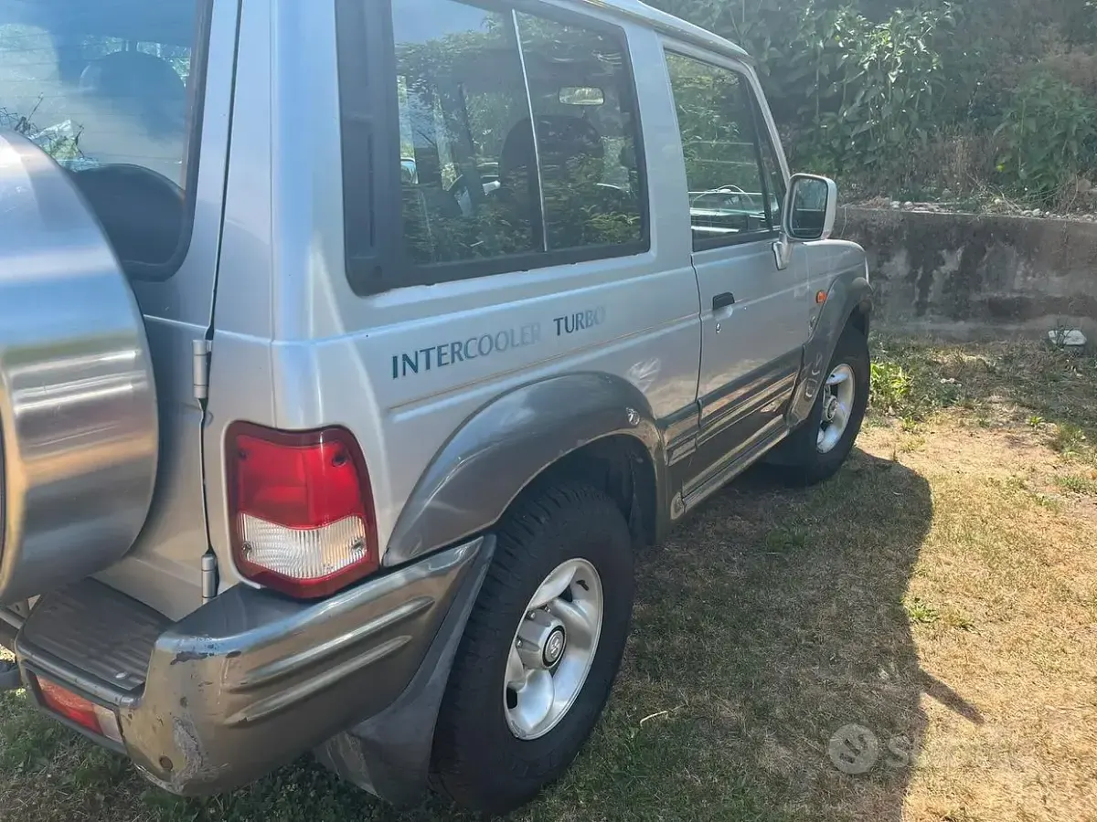 Usata Hyundai Galloper 100 CV (73 kW) 2001 Grigio SUV