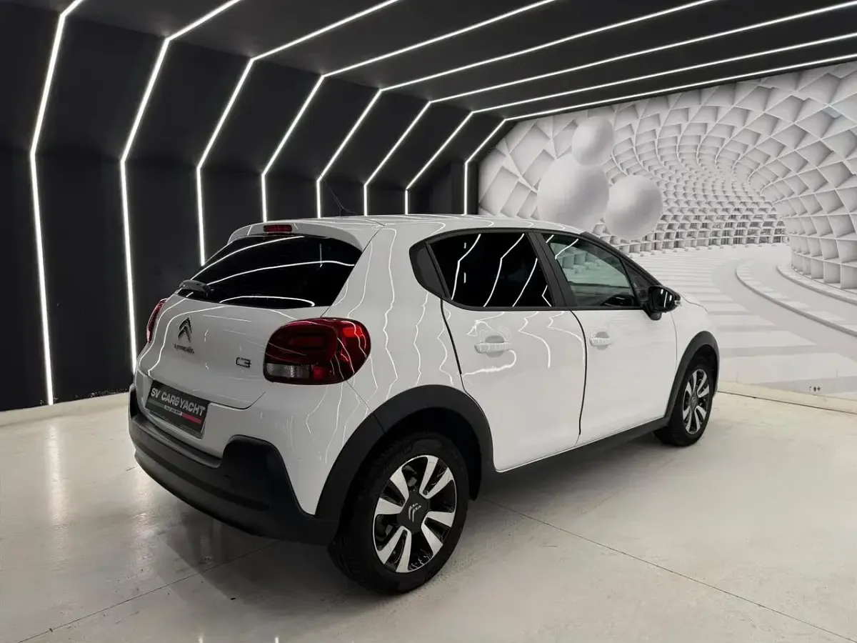 Usata Citroën C3 Shine 101 CV (74 kW) 2021 Bianco Utilitaria