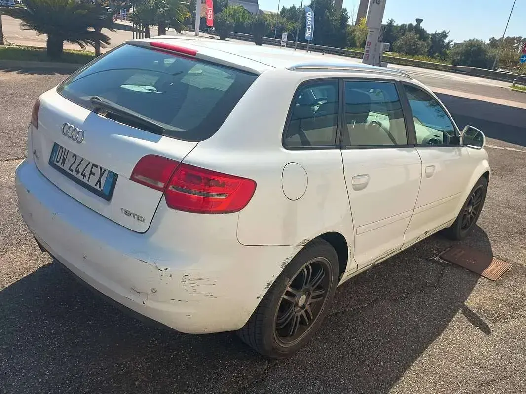 Usata Audi A3 Attraction 105 CV (77 kW) 2009 Bianco Utilitaria