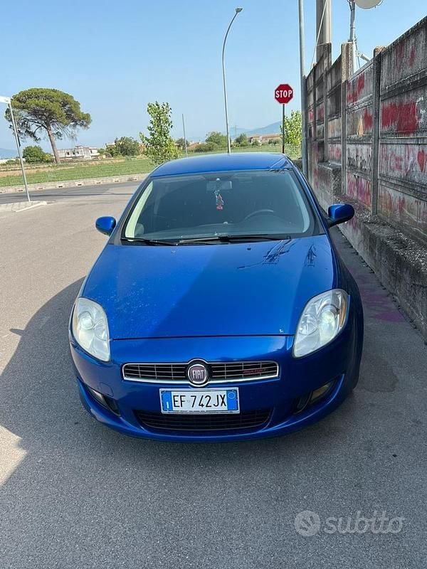 Usata Fiat Bravo 147 CV (108 kW) 2011 Blu Utilitaria