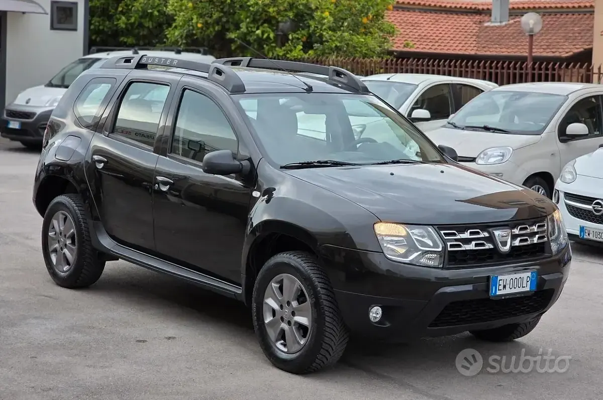 Usata Dacia Duster Lauréate 101 CV (74 kW) 2014 Nero SUV