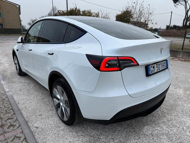 Usata Tesla Model Y Long Range AWD 378 kW (514 CV) 2023 Bianco SUV
