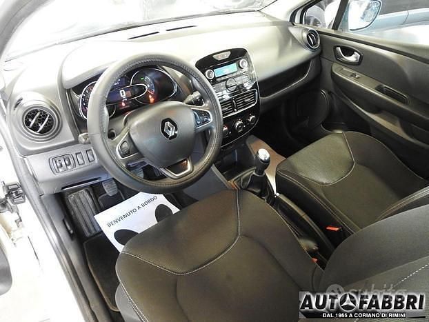 Usata Renault Clio IV Life 75 CV (55 kW) 2017 Beige(met.) Berlina