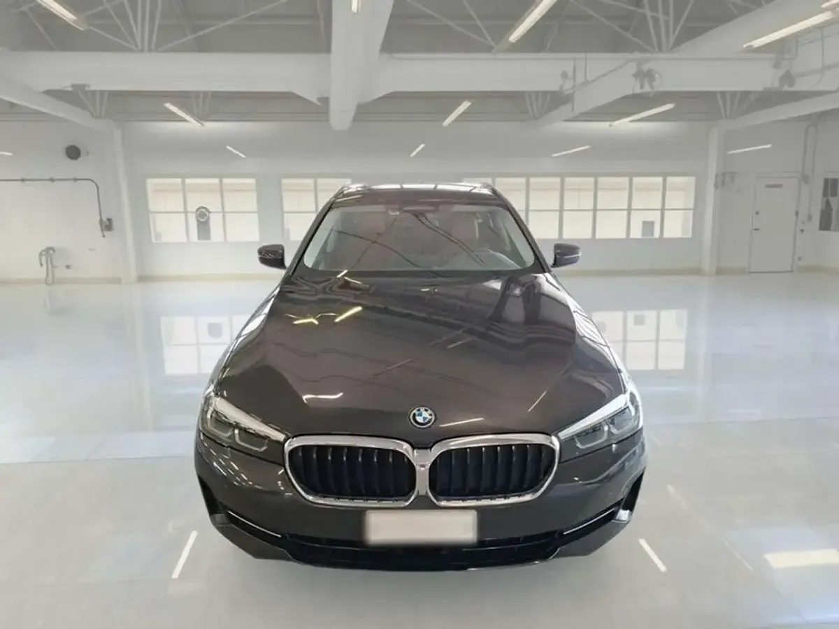 Usata BMW 530e 184 CV (135 kW) 2022 Grigio Station wagon