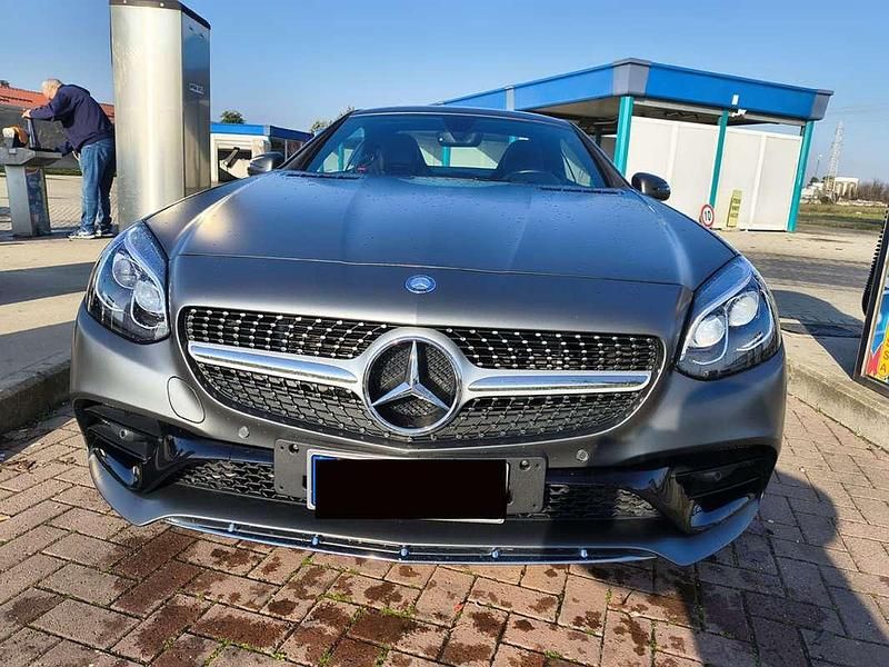 Usata Mercedes SLC300 AMG line 245 CV (180 kW) 2016 Grigio Cabrio