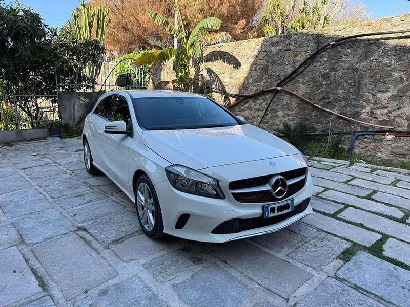 Usata Mercedes A180 109 CV (80 kW) 2016 Bianco Berlina