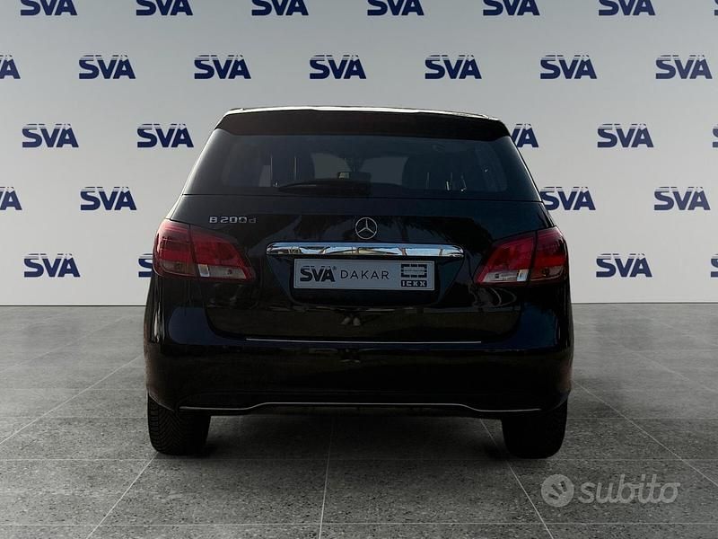 Usata Mercedes B200 Business 136 CV (100 kW) 2019 Nero Monovolume