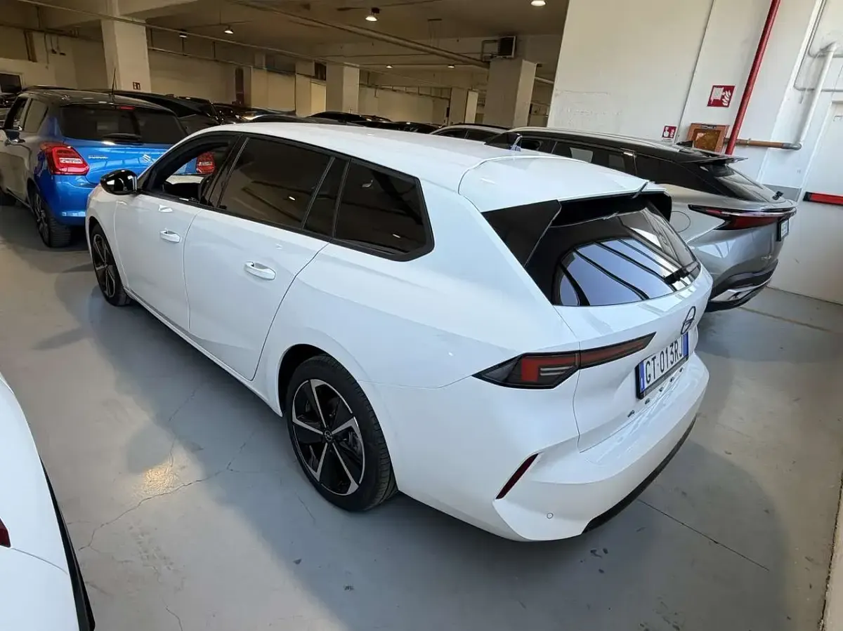 Usata Opel Astra 131 CV (96 kW) 2024 Bianco Utilitaria