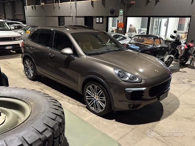 Usata Porsche Cayenne Edition 262 CV (192 kW) 2015 Marrone SUV