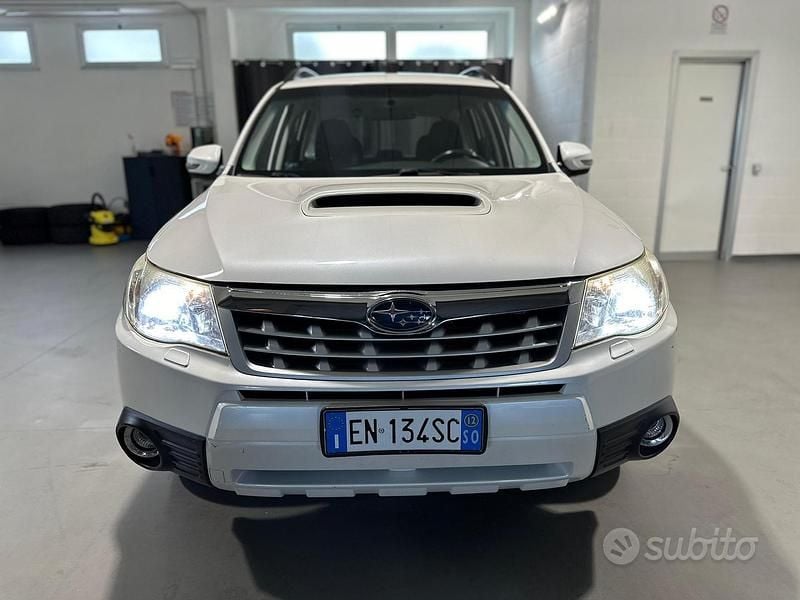 Bianco Usata 2012 Subaru Forester Exclusive+ SUV | 8700 € (Molto cara) - Immagine 1/4
