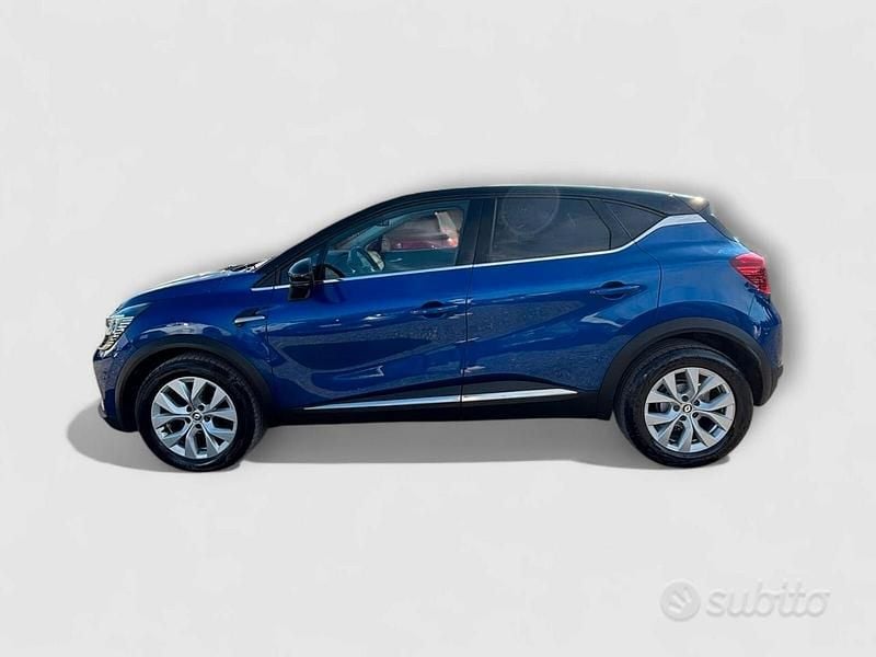 Usata Renault Captur Intens 101 CV (74 kW) 2022 Blu scuro SUV