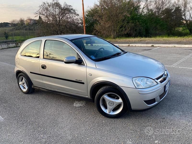 Usata Opel Corsa 2000 Grigio Berlina