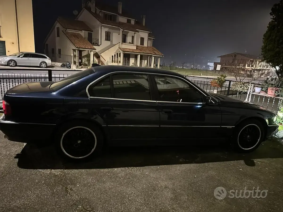 Usata BMW 730 193 CV (141 kW) 2000 Bluazzurro Berlina