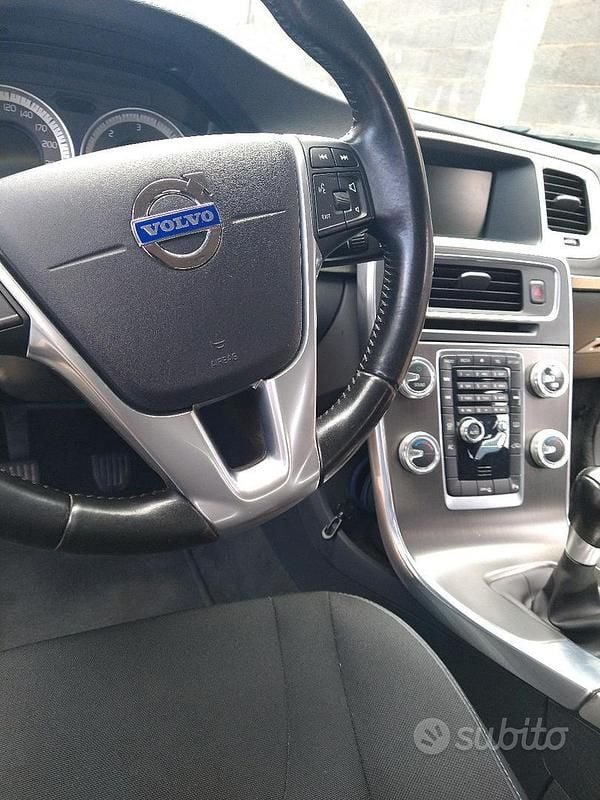 Usata Volvo S60 203 CV (149 kW) 2012 Nero Berlina