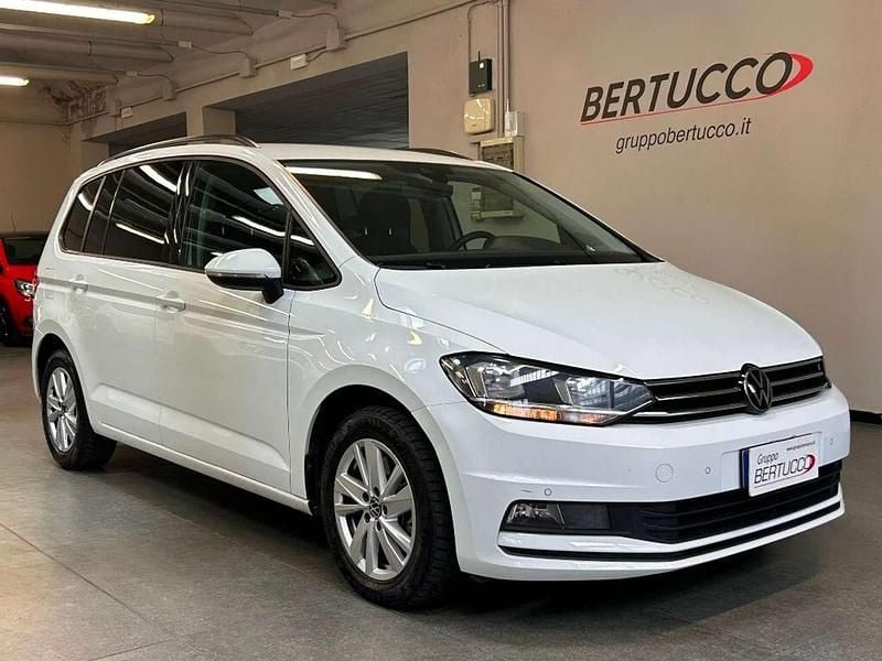 Bianco Usata 2023 VW Touran Business Monovolume | 23.900 € (Buon prezzo) - Immagine 1/4