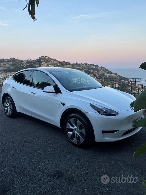 Occasion Tesla Model Y 219 kW (299 ch) 2024 Blanc SUV