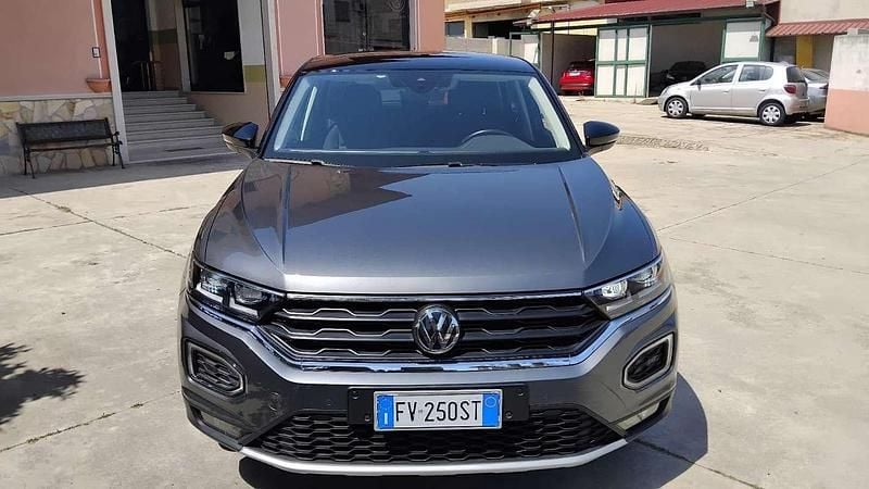 Usata VW T-Roc Style 116 CV (85 kW) 2019 Grigio SUV