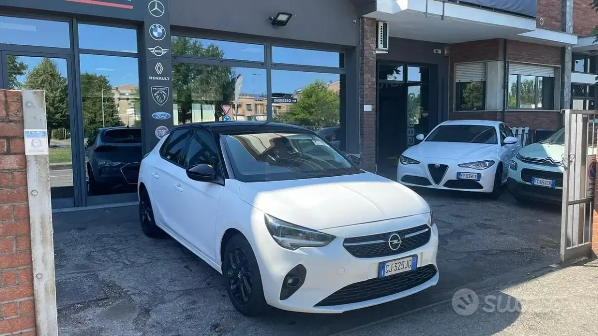 Usata Opel Corsa Design & Tech 75 CV (55 kW) 2022 Bianco Utilitaria